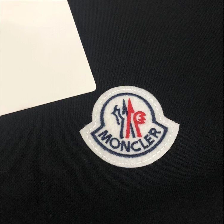 MONCLER長袖のパーカー SS96915