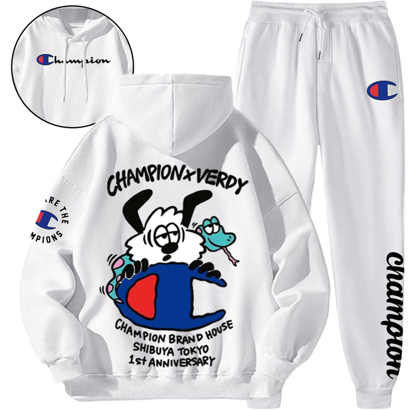 【 CHAMPION 】連名のかわいい子犬ですパーカーのスーツです