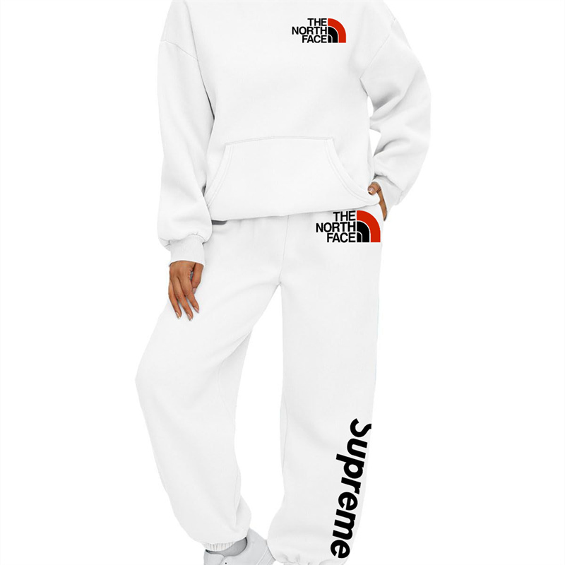 【THE NORTH FACE & SUPREME】MICKEY 高街ファッションキャラクターですパーカーのスーツです