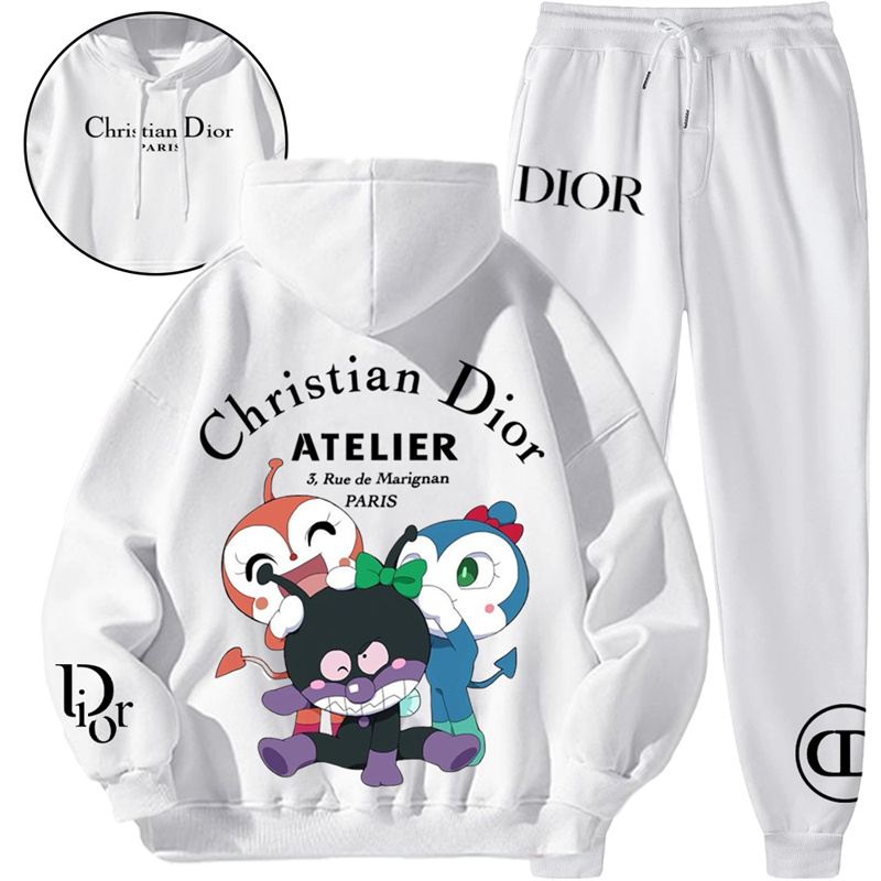【 DIOR 】かわいいデザインの定番ですパーカーのスーツです