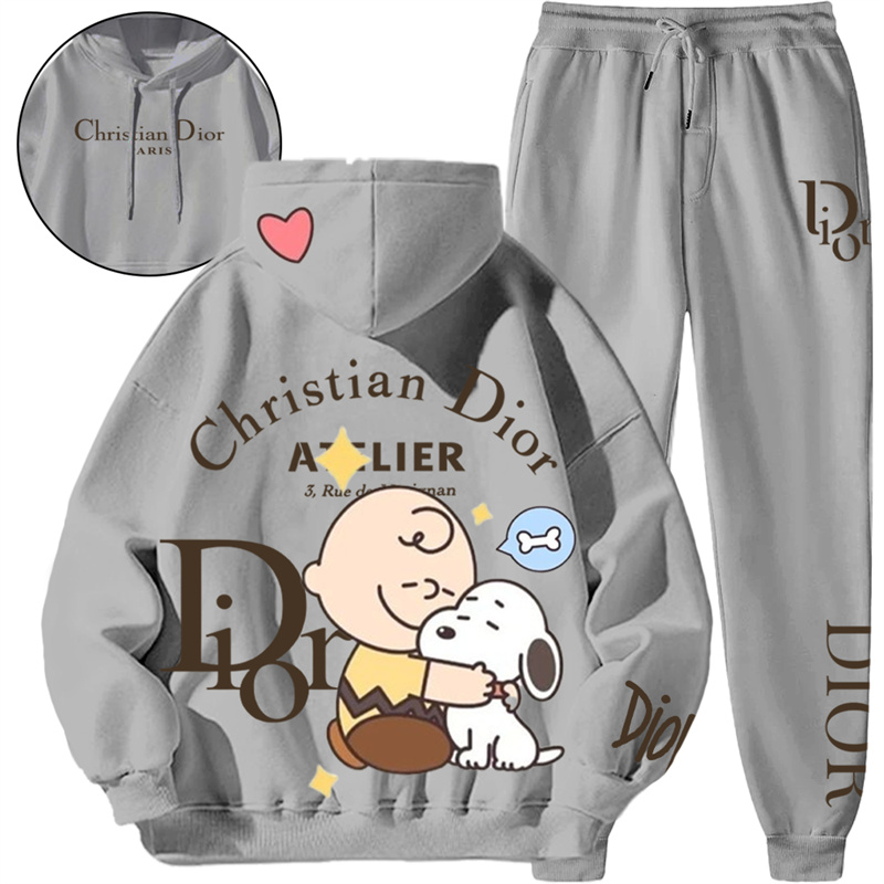【 DIOR 】SNOOPY 犬と男の子が可愛いQ版ですパーカーのスーツです