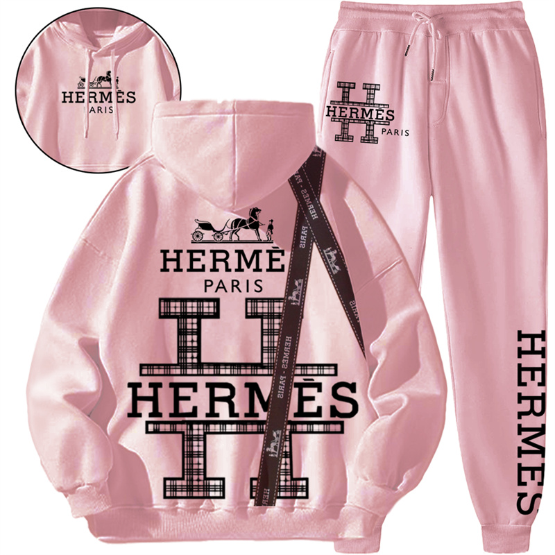 【HERMES】デザインがおしゃれですパーカーのスーツです