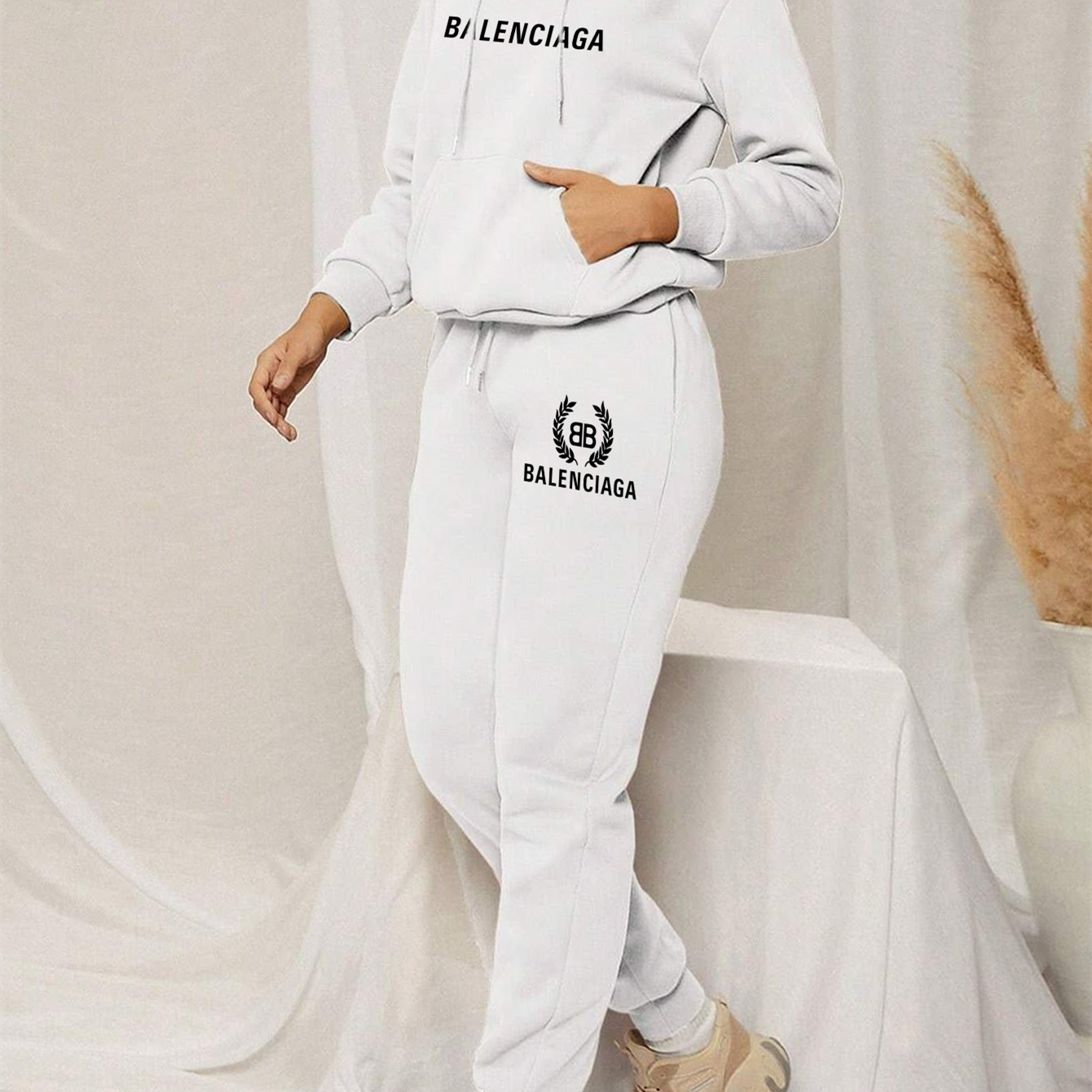 【 Balenciaga 】かわいい人気アニメのファッションのパーカーのセットです