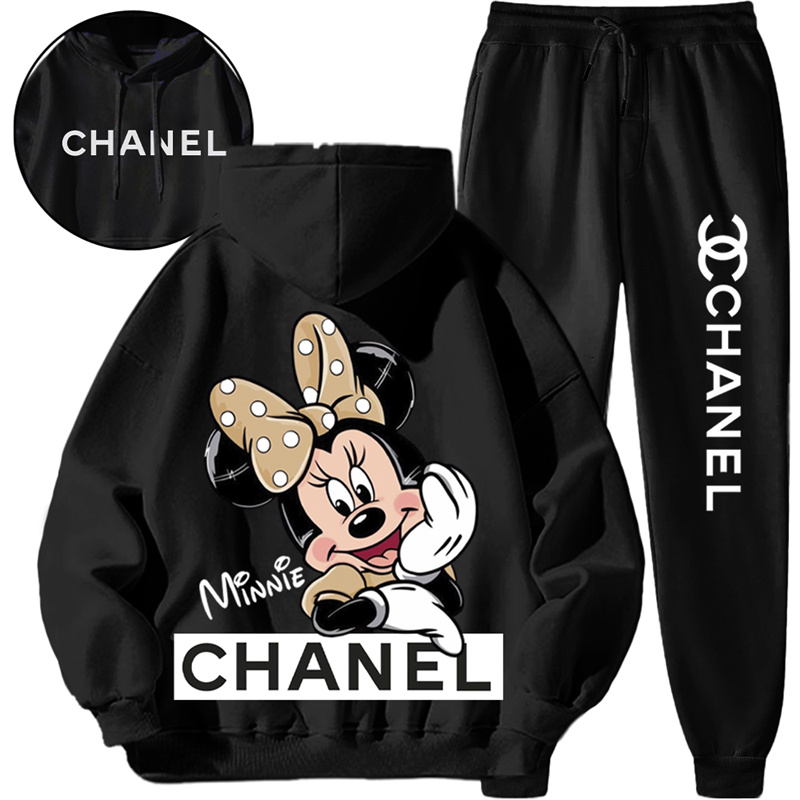 【 Chanel】シンプルなデザインがおしゃれな連名パーカーセットです