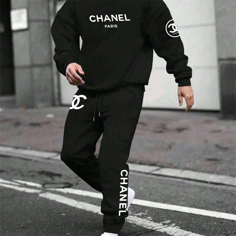 【 CHANEL 】かわいいポケモンが人気のおしゃれなデザインですパーカーのスーツです