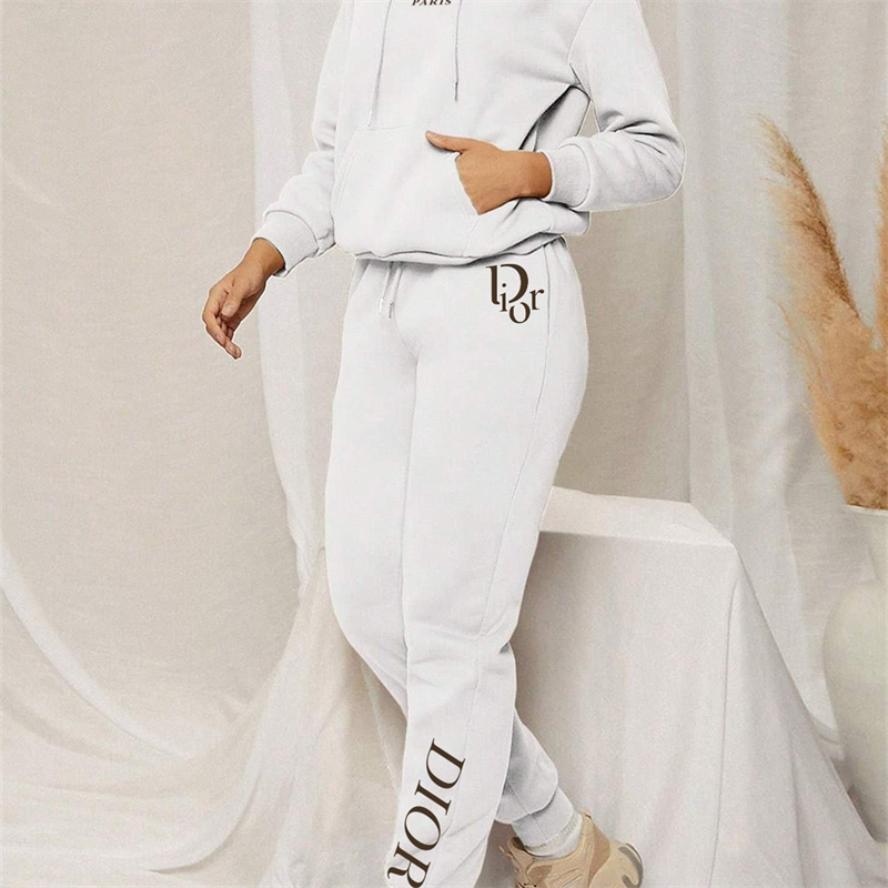【 DIOR 】SNOOPY 犬と男の子が可愛いQ版ですパーカーのスーツです