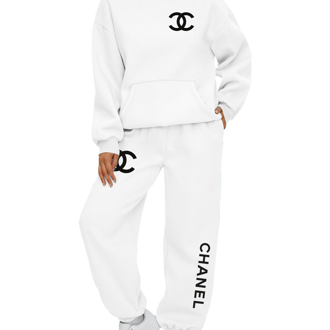 【Chanel】爆発的なファッションデザインのパーカースーツです