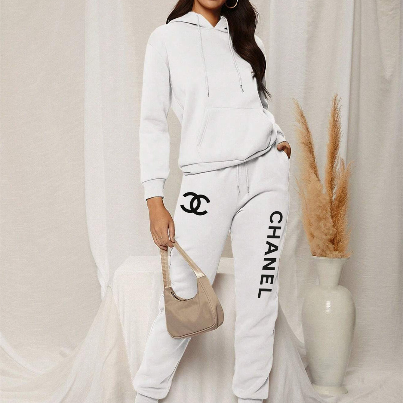 【Chanel】爆発的なファッションデザインのパーカースーツです