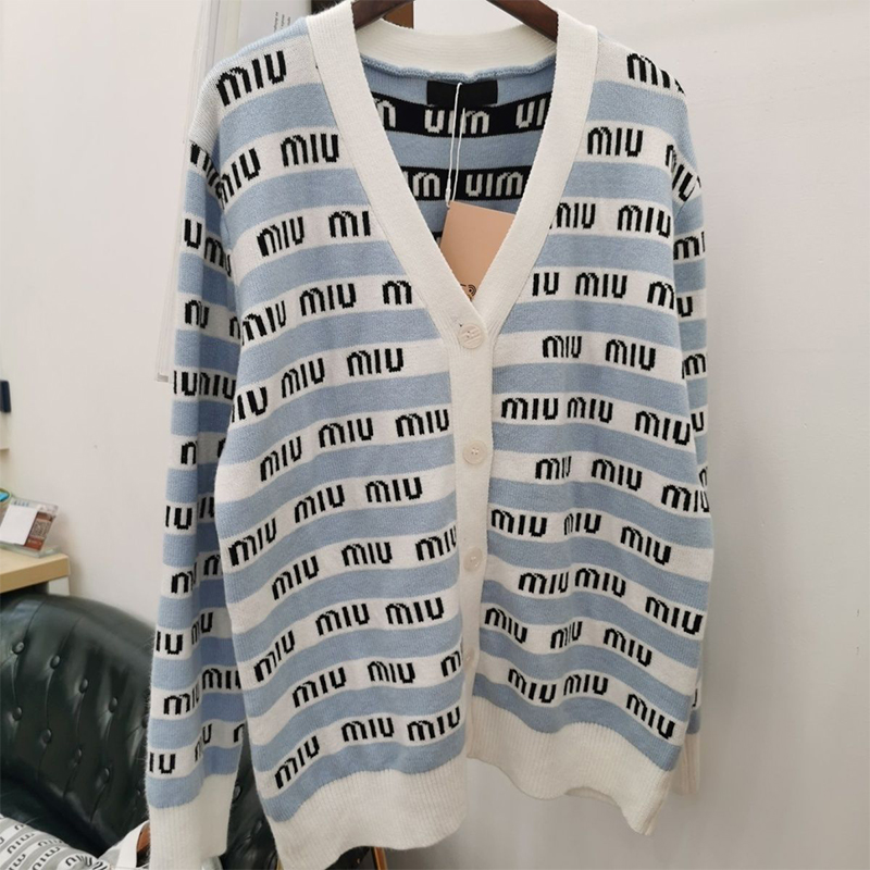 miumiu秋冬の新作Vネックカーディガン09 SS95654
