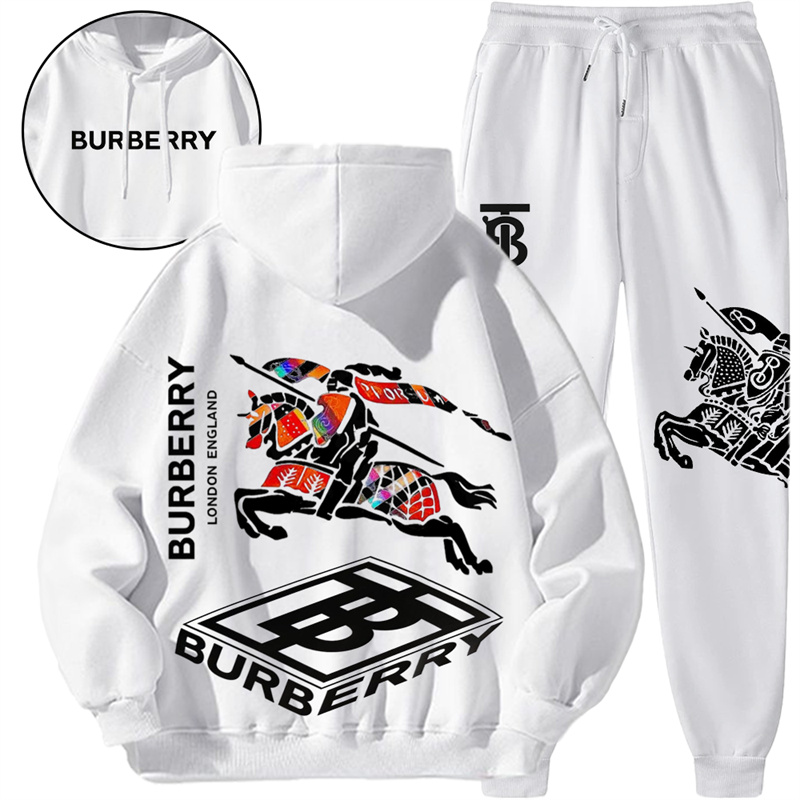 【 Burberry 】デザイン性のある戦闘馬の個性的なパーカーのセットです
