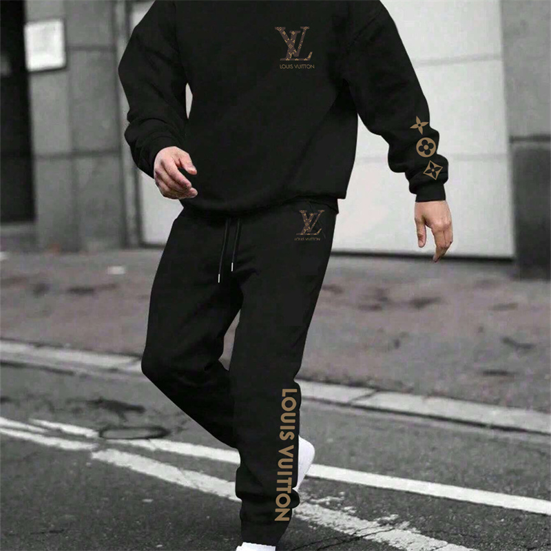 【LOUIS VUITTON】おしゃれで可愛いキャラクターたちですパーカーのスーツです
