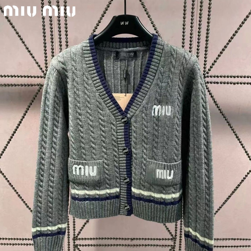 miumiu秋冬の新作Vネックカーディガン06 SS95653
