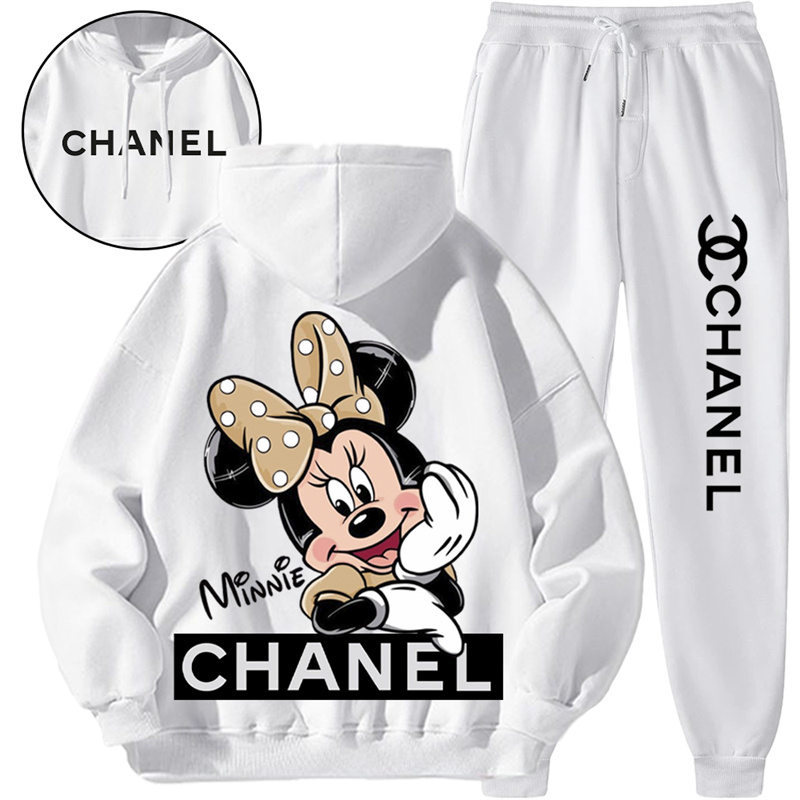 【 Chanel】シンプルなデザインがおしゃれな連名パーカーセットです