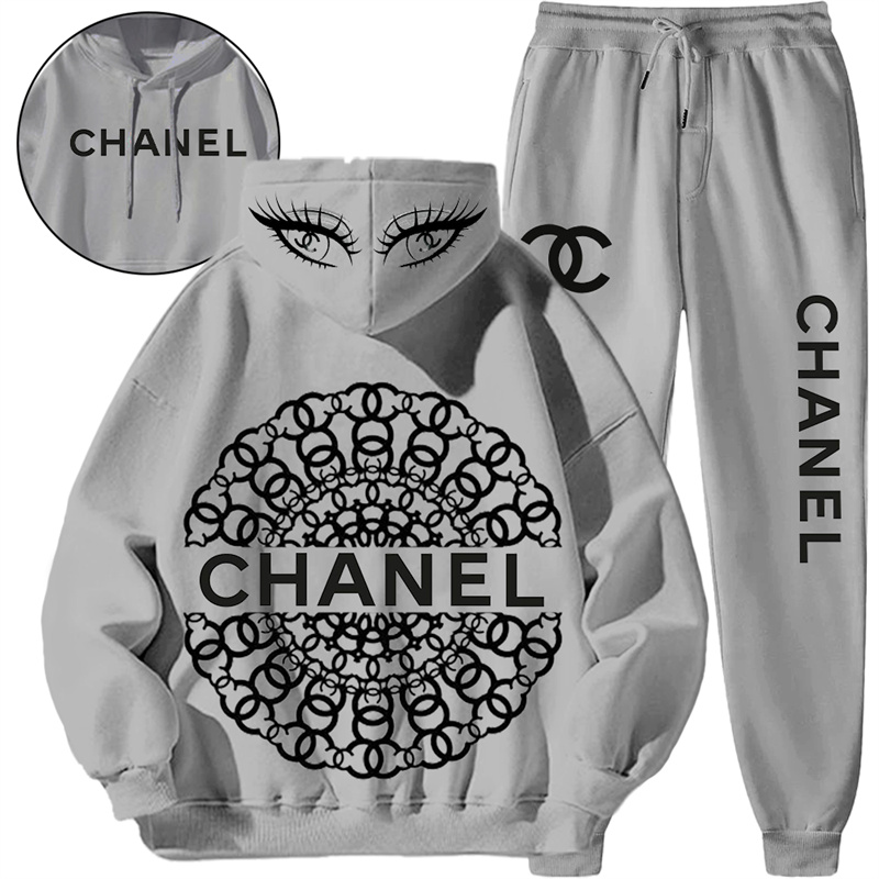 【 Chanel 】スタイリッシュでデザイン性の高いブランドの連名パーカーのセットです