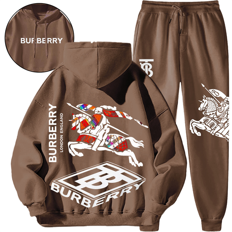 【 Burberry 】デザイン性のある戦闘馬の個性的なパーカーのセットです
