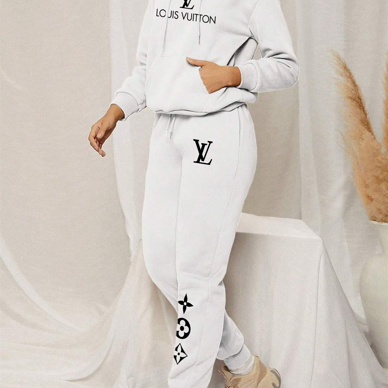 【 Louis Vuitton】おしゃれ階段デザインおしゃれ衛衣スーツです