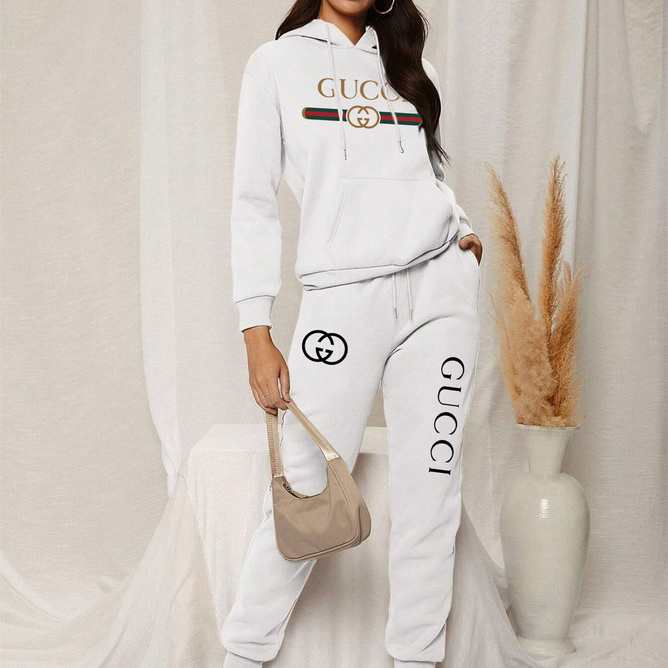 【 Gucci 】ウサギとヘビの友達のファッションパーカーのセットです