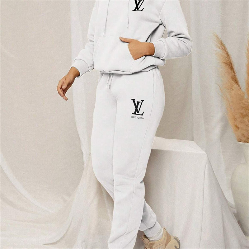 【 Louis Vuitton Malletier 】シンプルでスタイリッシュなデザインのパーカーセットです