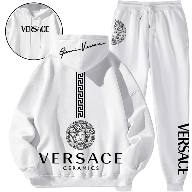 【 VERSACE 】高級ファッショントレンドですパーカーのスーツです