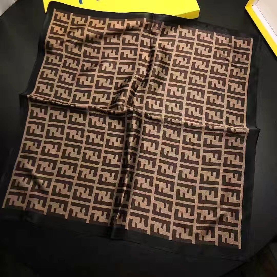 FENDI 薄手のスカーフ31 ss