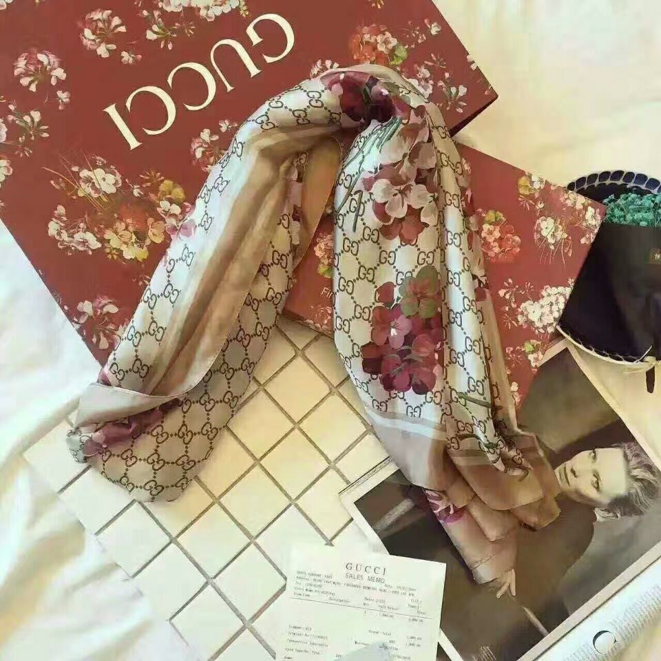 GUCCI 薄手のスカーフ27 ss