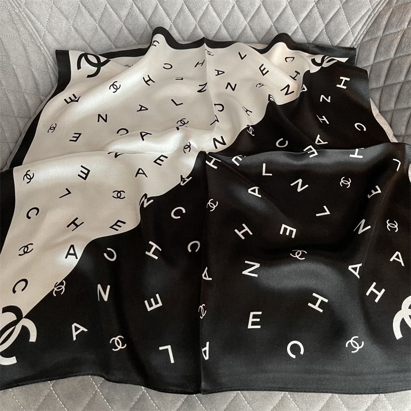 CHANEL 薄手のスカーフ13 ss
