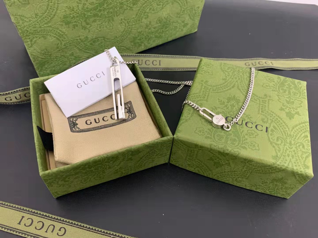 GUCCI ペンダントネックレス