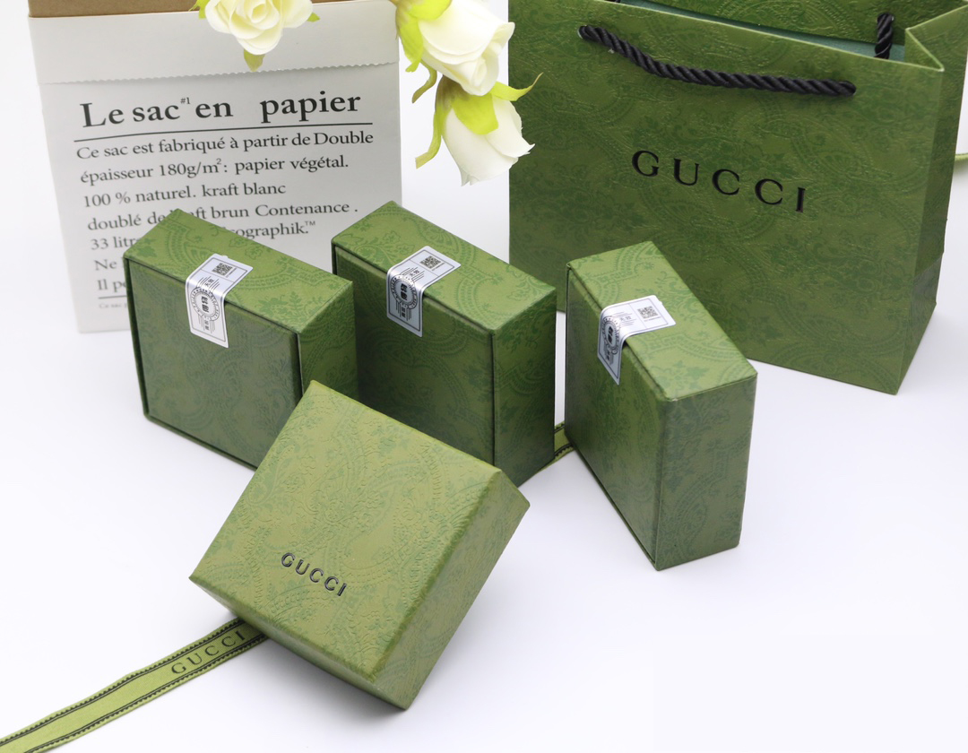GUCCI インターロッキングG ブレスレット