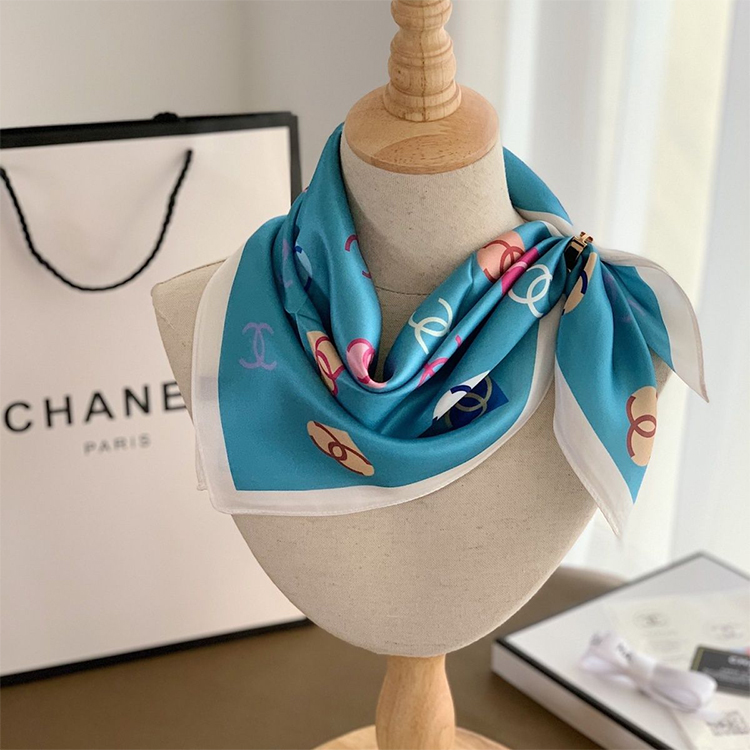CHANEL 薄手のスカーフ16 ss