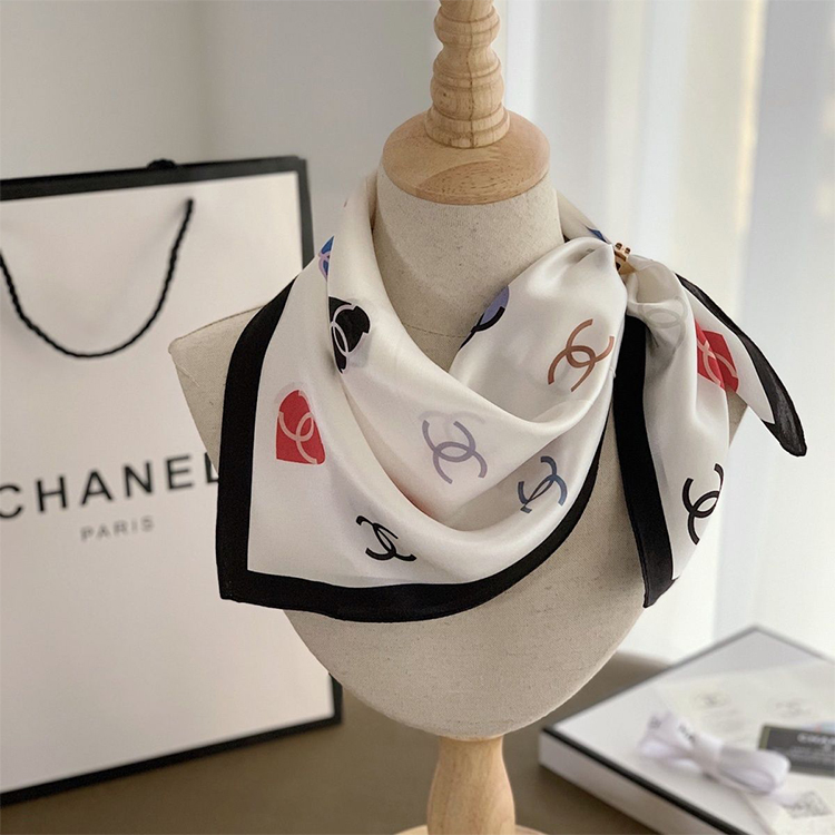 CHANEL 薄手のスカーフ14 ss