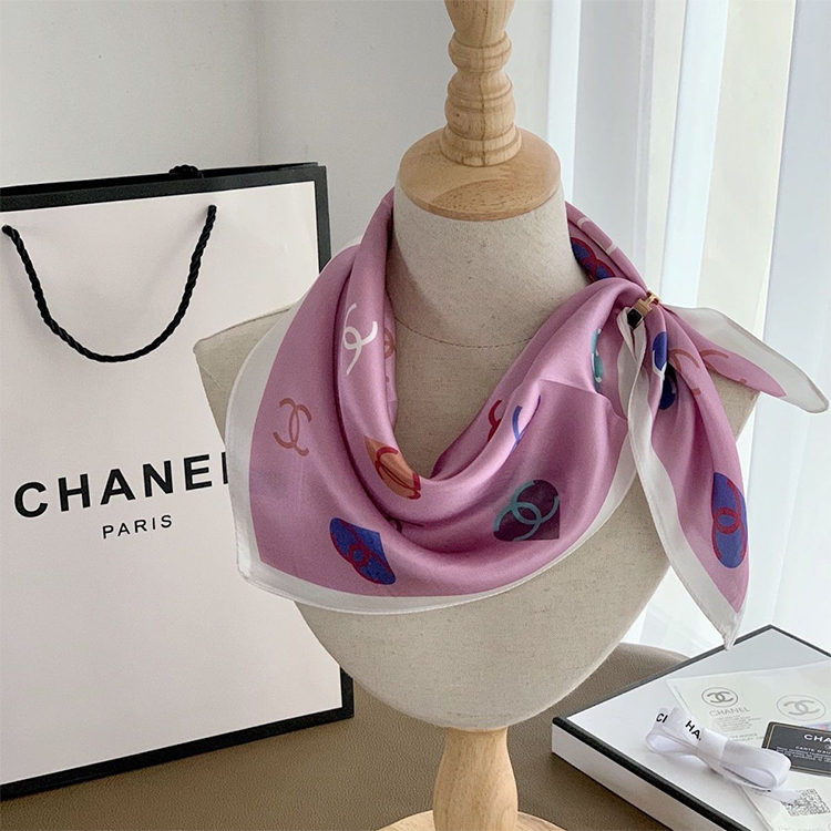 CHANEL 薄手のスカーフ15 ss