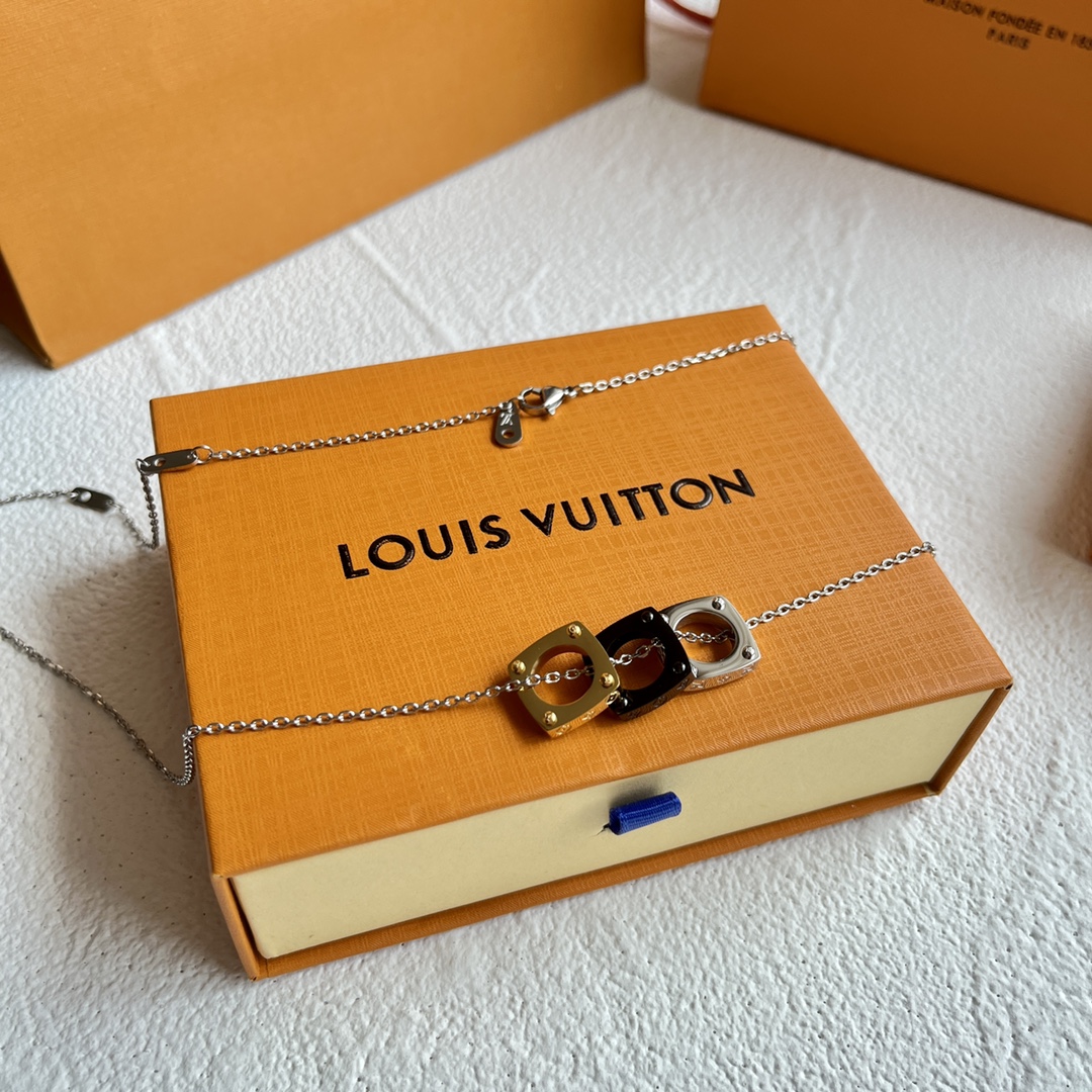 LOUIS VUITTON（ルイヴィトン）BOLD ネックレス