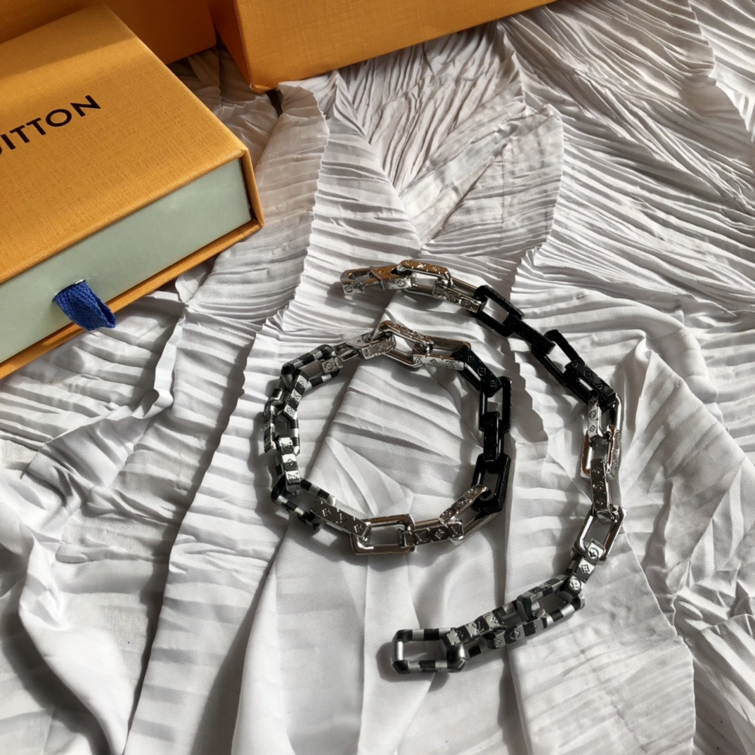 Louis Vuitton（ルイヴィトン）ブラスレダミエ モノグラム チェーン