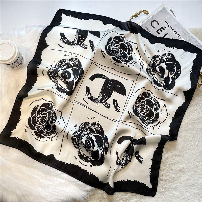 CHANEL 薄手のスカーフ57 ss