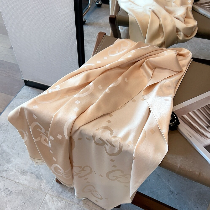 GUCCIマフラーです-SS95729172708363997858