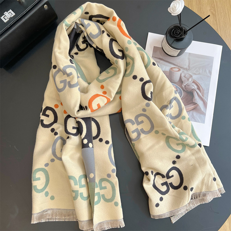 GUCCIマフラーです-SS95731