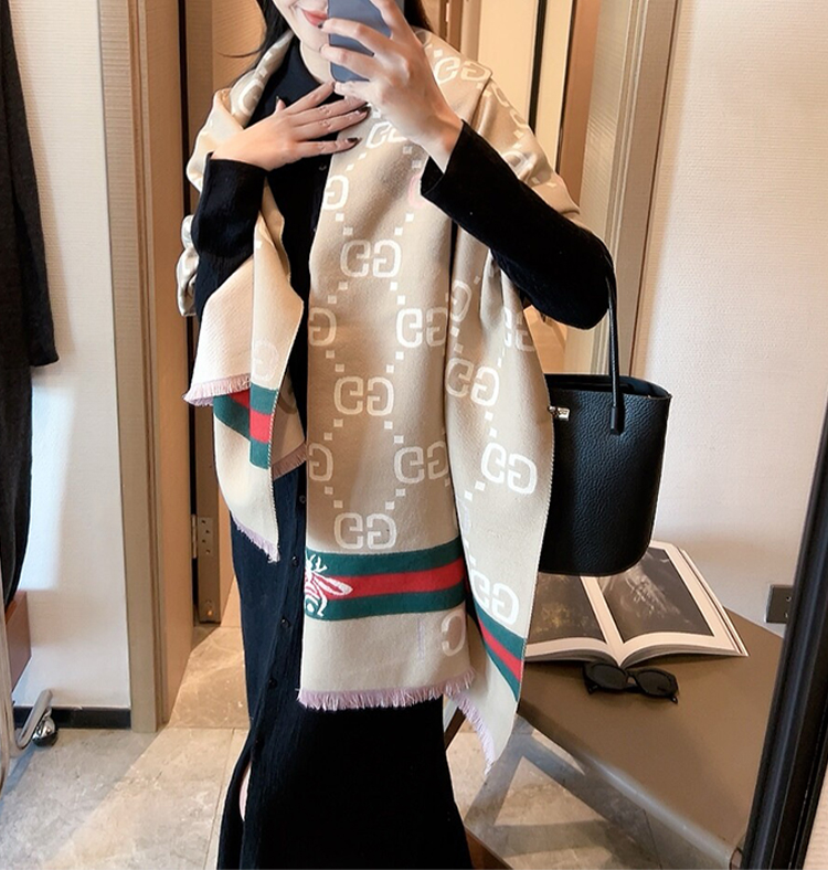 GUCCIマフラーです-SS95730172708391626535