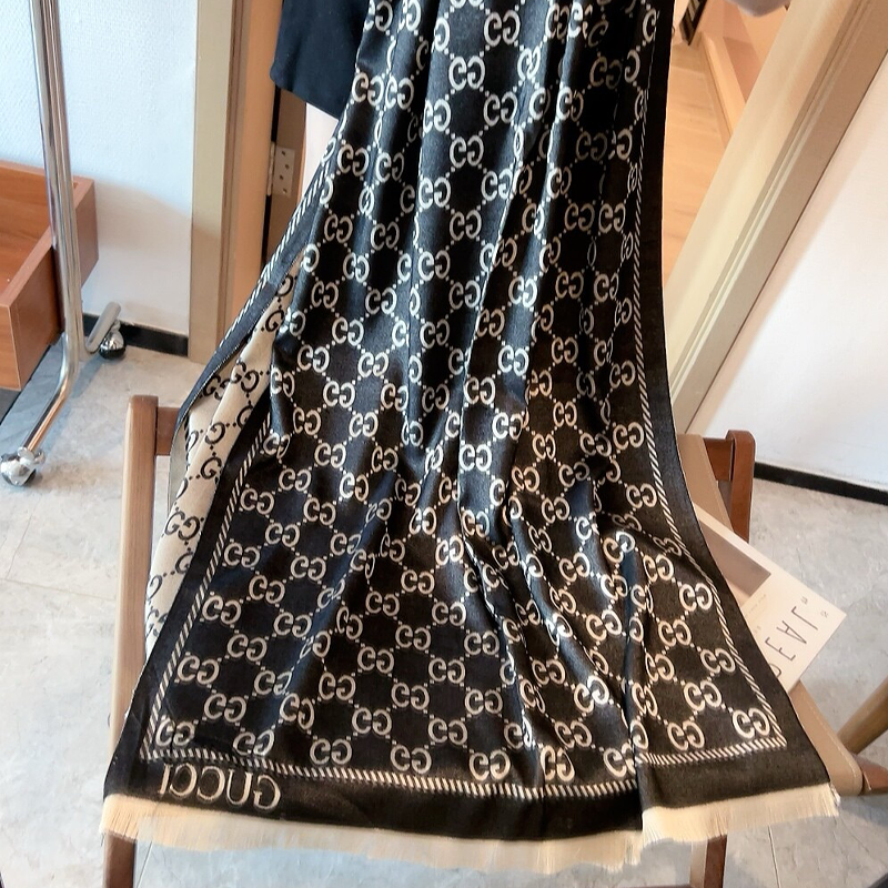 GUCCIマフラーです-SS95729