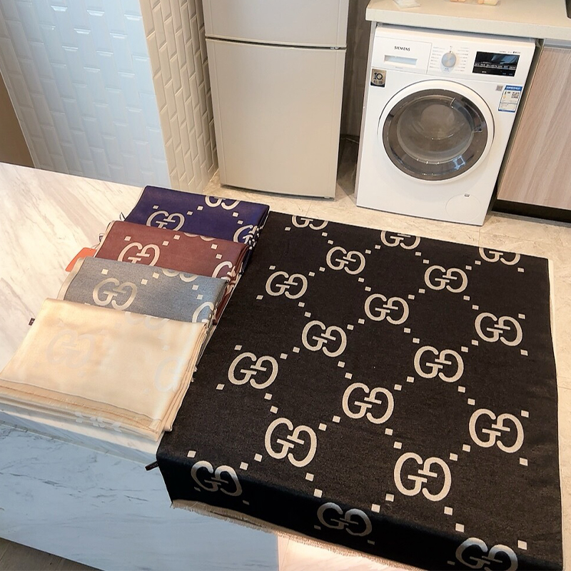 GUCCIマフラーです-SS95729172708363997858