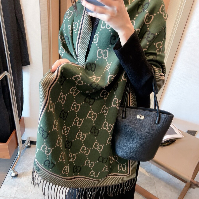 GUCCIマフラーです-SS95730