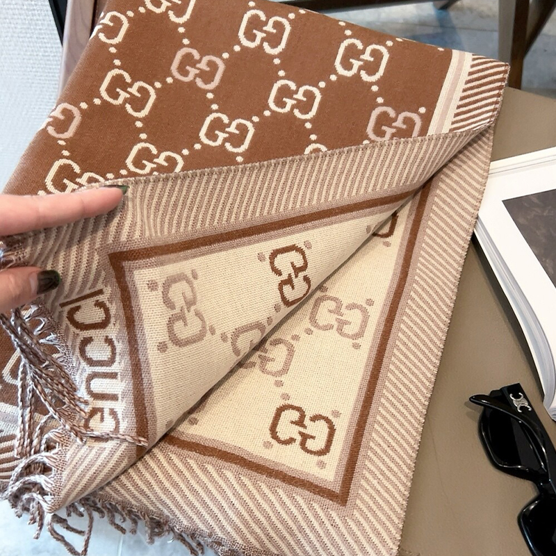 GUCCIマフラーです-SS95730