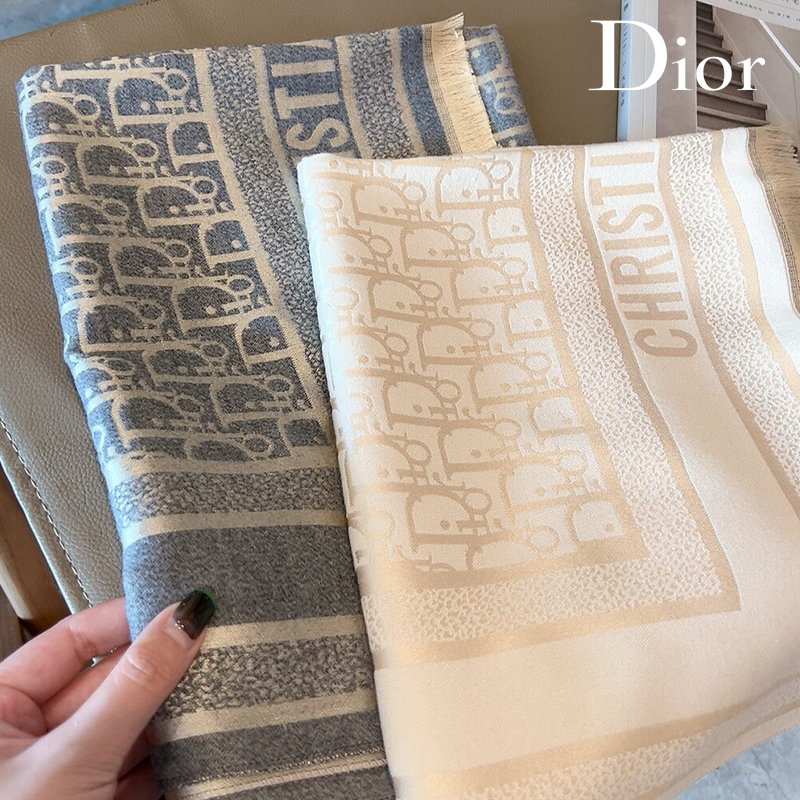 DIOR-マフラーです-SS95724172708248383293