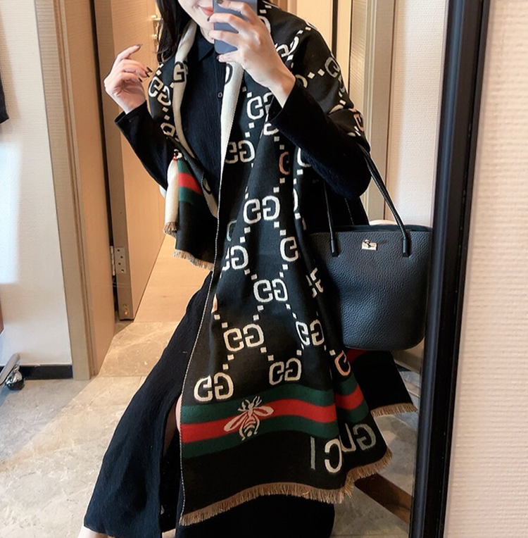 GUCCIマフラーです-SS95730172708391626535