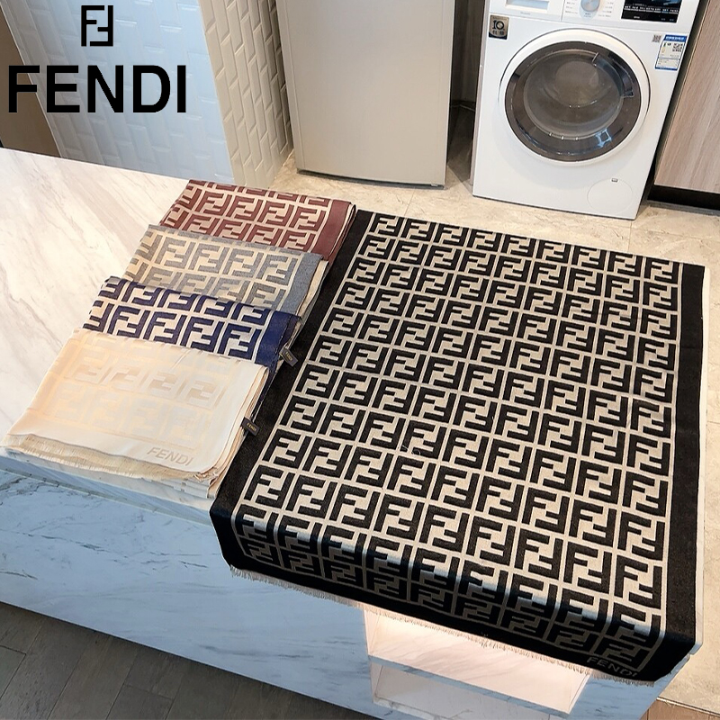 FENDIマフラーです-SS95726172708282543695