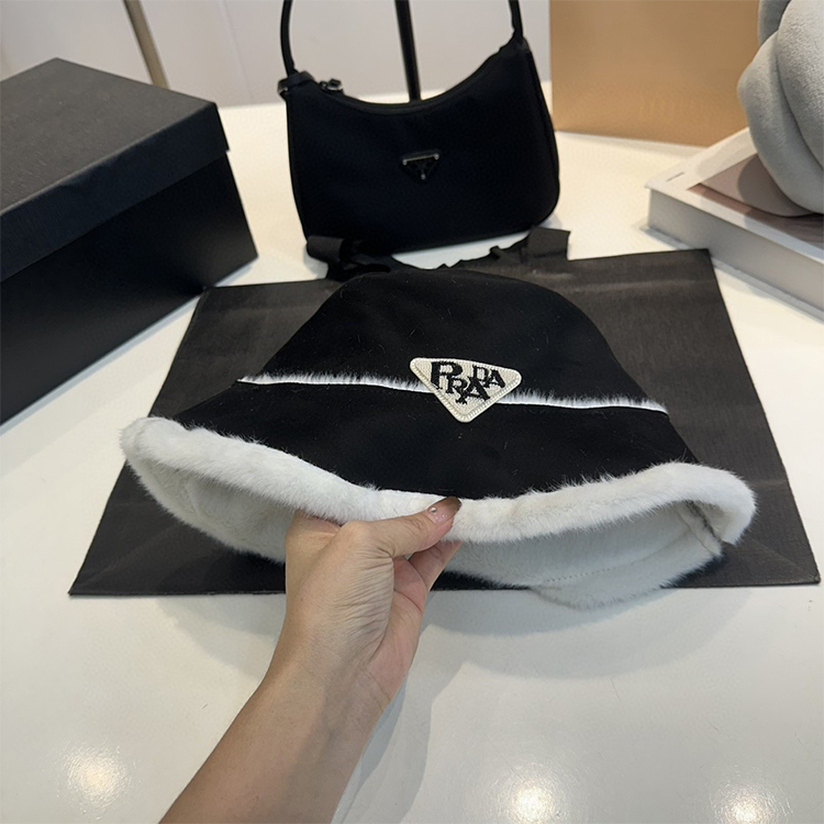 PRADA 綿毛の漁師帽 SS969210