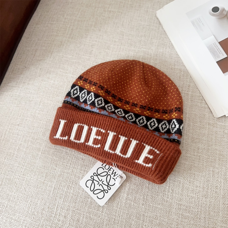loewe綿毛の帽子06 SS97820