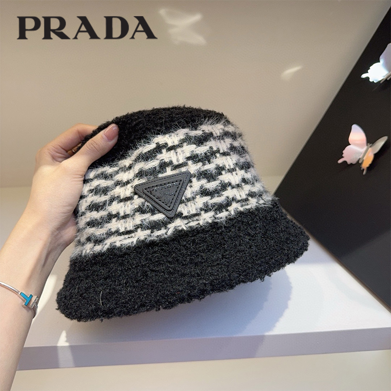 Prada綿毛の帽子33 SS97821