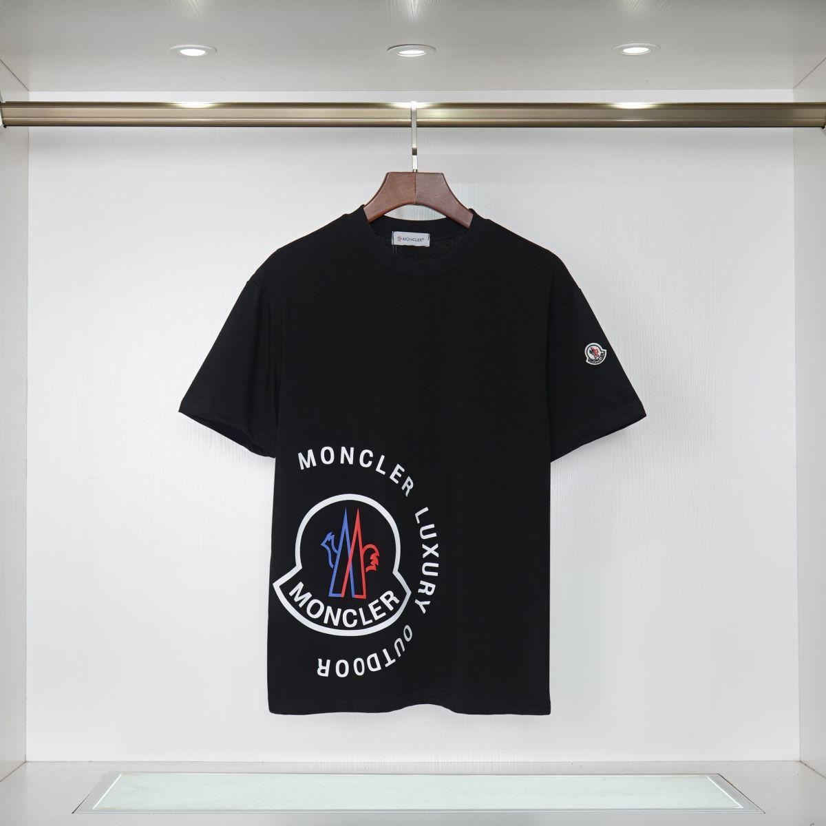 【Moncler 】（モンクレール）男女兼用、ご好評に付き再入荷！