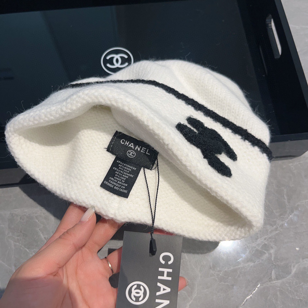 CHANEL 秋冬の暖かい綿の帽子