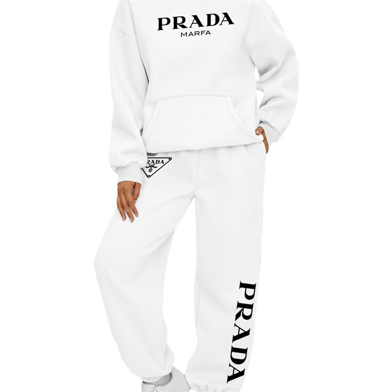【 PRADA & SUPREME 】かわいいアヒルの子ですパーカーのスーツです